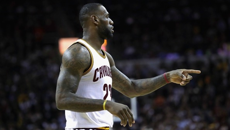 Έρβινγκ υψώνει, ΛεΜπρον καρφώνει! (vid)