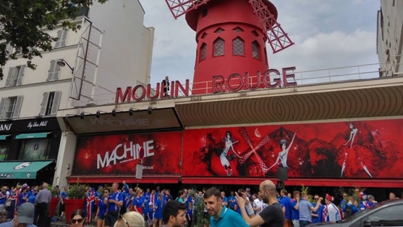 To Moulin Rouge έγινε... μπλε! (gTV)