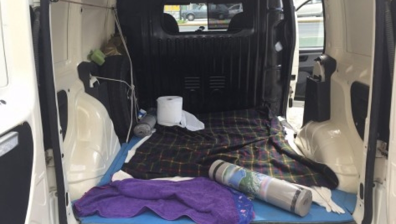 Άγρια επεισόδια στην δίκη του παιδεραστή με το βαν!