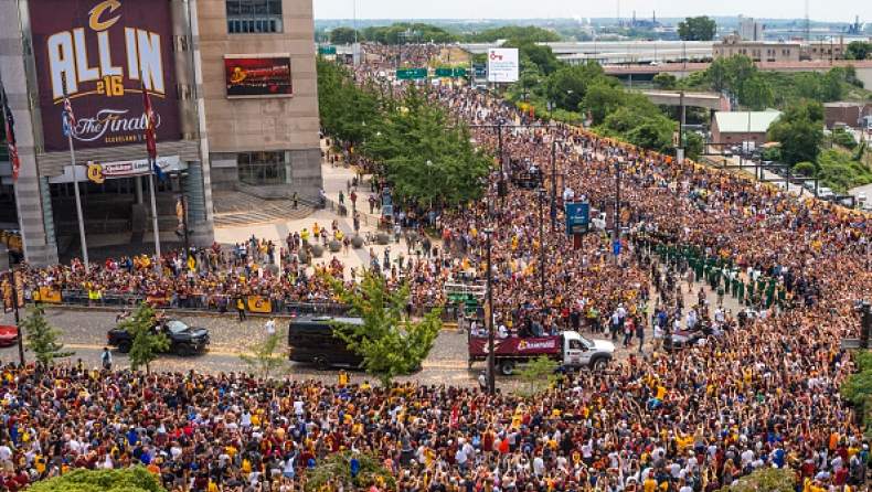 Τα καλύτερα από την παρέλαση των πρωταθλητών σε ένα video!