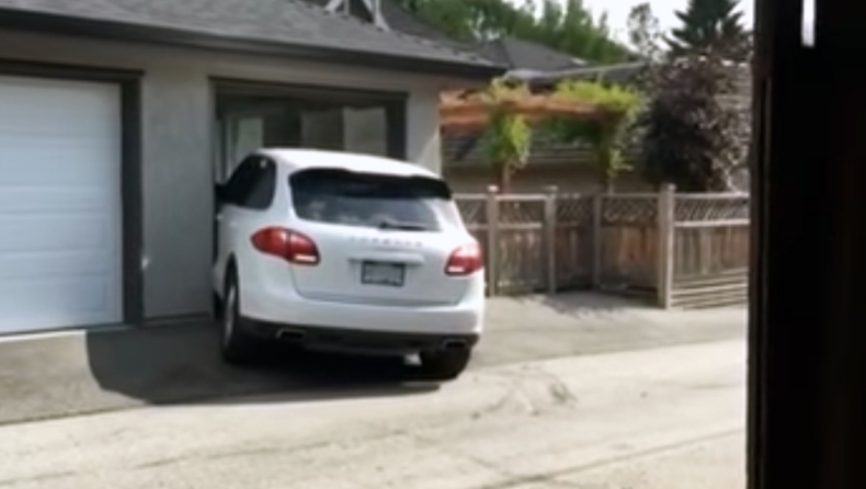 Άστο καλύτερα το παρκάρισμα (video)