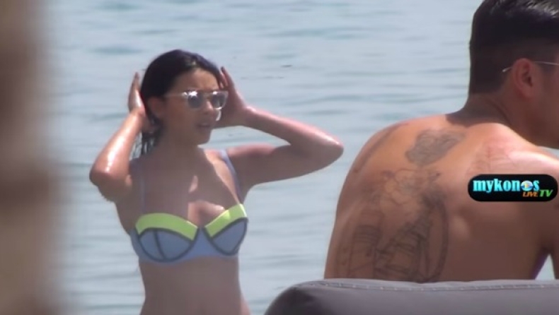 «Καυτή» Στεφανίδη στη Μύκονο! (vid)