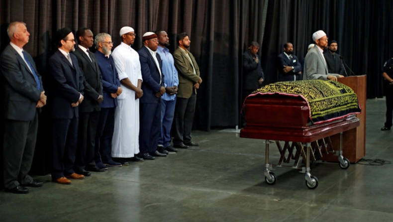 Πάνω από 14.000 άνθρωποι στην κηδεία του Μοχάμεντ Αλι (pics)
