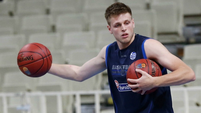 Αφιέρωμα της FIBA στον Χαραλαμπόπουλο (vid)