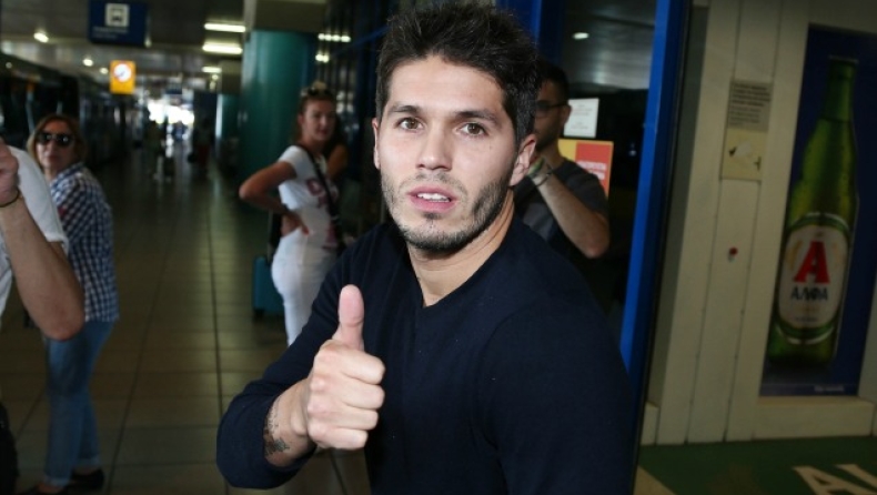 Τρώνε και (λένε ότι) υπογράφουν