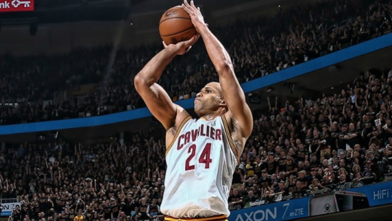 Ανανέωσε ο Τζέφερσον στους Καβαλίερς