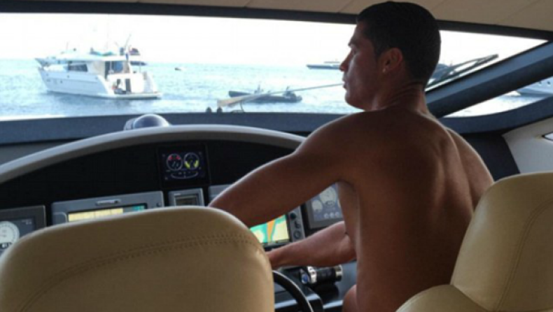 Captain Cristiano! (pics)