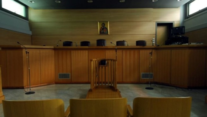 Ένας χρόνος με αναστολή στον 37χρονο που έκαψε ζωντανά τα σκυλιά