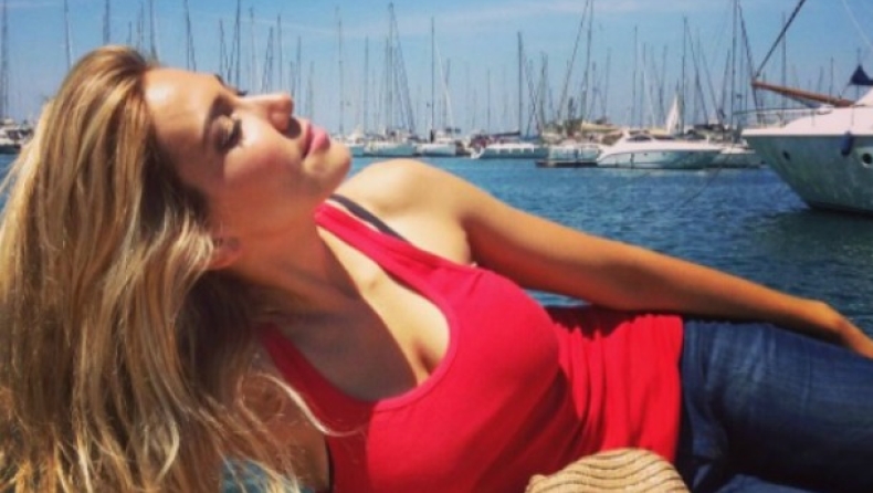 Έλενα Παπαβασιλείου... δαγκωτό και το καλοκαίρι! (pics)