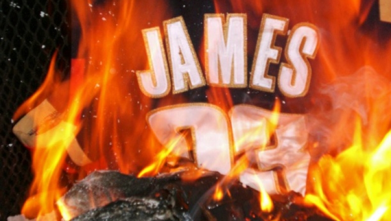 Είδωλα στην... πυρά!