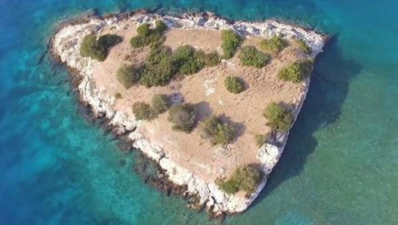 Το νησί των βρυκολάκων, η Σιδερώνα, που στοιχειώνει ακομα τον Σαρωνικο (pics & vid)