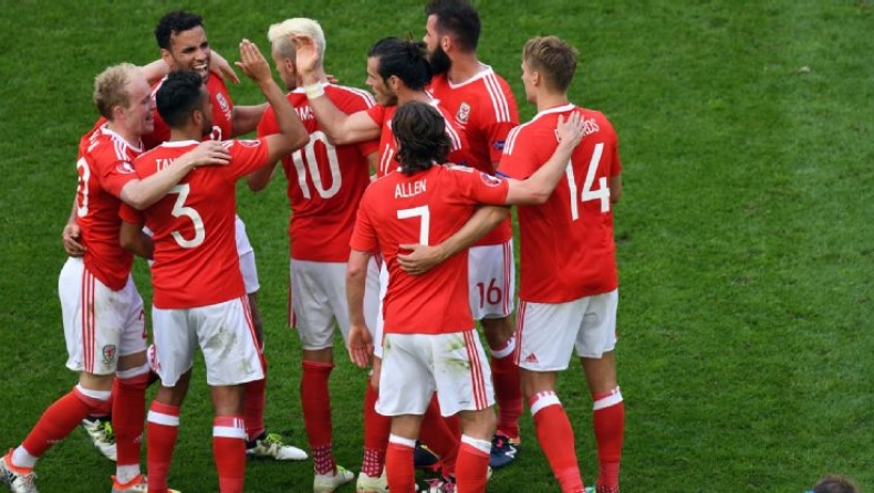 Οι δέκα μικροί Μπέιλ και ο Γκάρεθ!