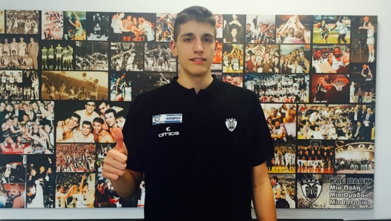 Τετρατές συμβόλαιο ο... επαγγελματίας Καραμανώλης