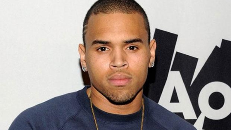 O Chris Brown απείλησε γυναίκα με όπλο και συνελήφθη (vid)