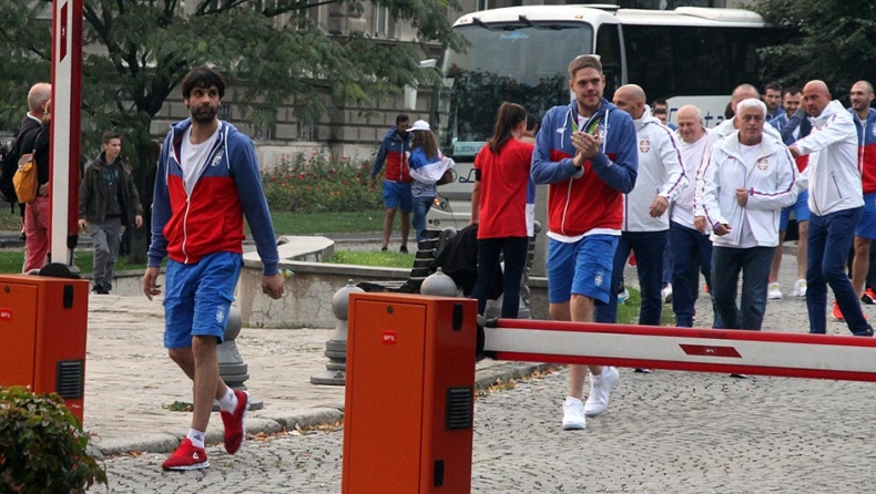 Χαμός στο Βελιγράδι στην υποδοχή των Σέρβων (pics&vids)