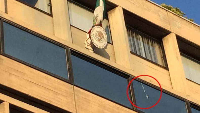 Και δεύτερη σφαίρα στην πρεσβεία του Μεξικό; (pics)