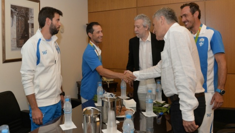 Στον Κοντονή και Μάντης και Καγιαλής