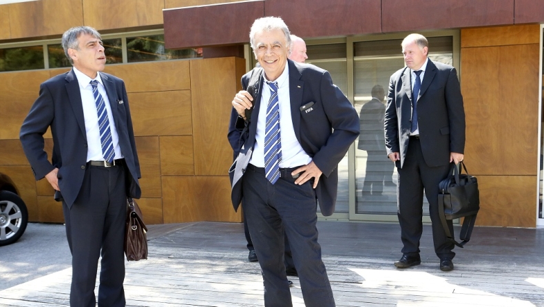 Η FIFA ζητάει την έναρξη του πρωταθλήματος