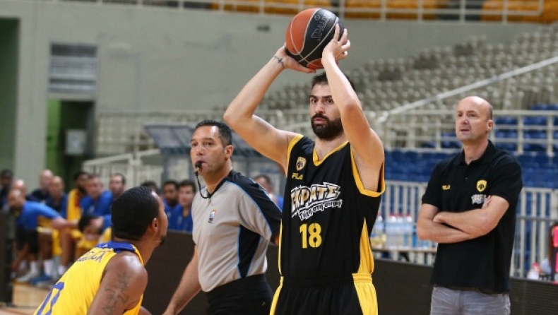 Βασιλειάδης: «Με αγκάλιασαν στην ΑΕΚ»