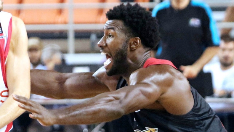 Ο Γιανγκ δεν έχει ρεπό (pic)