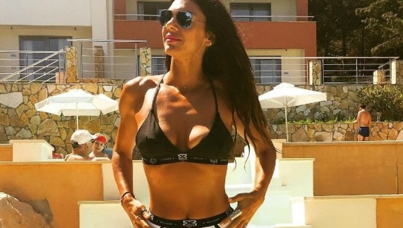 Οι sexy διακοπές της Σοφίας Παθέκα (pics)