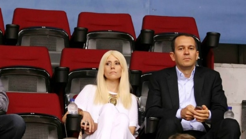 Θρήνος στον Ολυμπιακό, «έφυγε» από τη ζωή η σύζυγος του Γ. Αγγελόπουλου