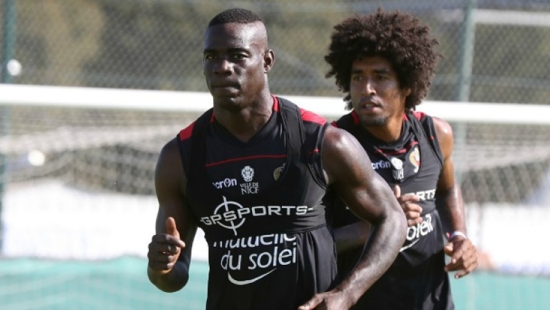 Δώρο... μπιντέ στον Μπαλοτέλι! (vid)