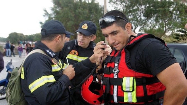 Φοβερό video της ΕΜΑΚ με διάσωση 21χρονου από χαράδρα