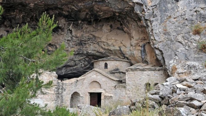 Η σπηλιά του Νταβέλη: Μύθοι, θρύλοι, φήμες και πραγματικότητα (pics & vid)