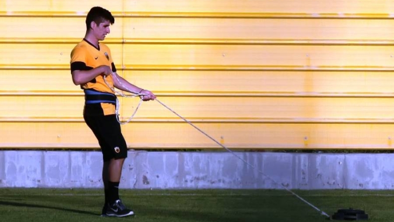 Mάνταλος και... μάσκα στα Σπάτα!