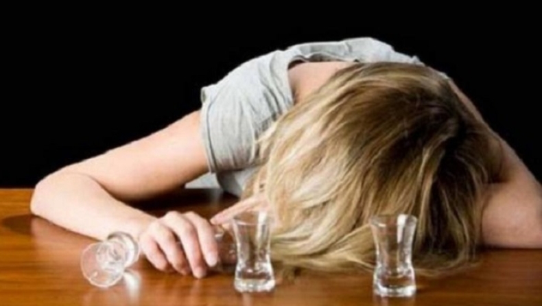 20χρονη στη Ζάκυνθο τυφλώθηκε από ποτά - μπόμπες