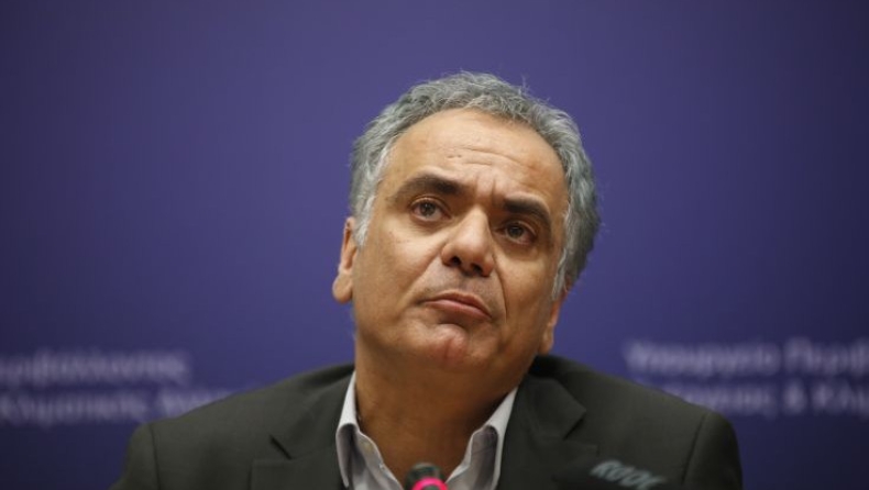 Απορρίπτει ο Σκουρλέτης σενάριο για αύξηση του ΕΦΚ στα καύσιμα