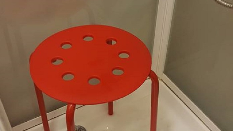 Νορβηγός καταγγέλει πως ο όρχις του εγκλωβίστηκε σε σκαμπό της ΙΚΕΑ (pics)