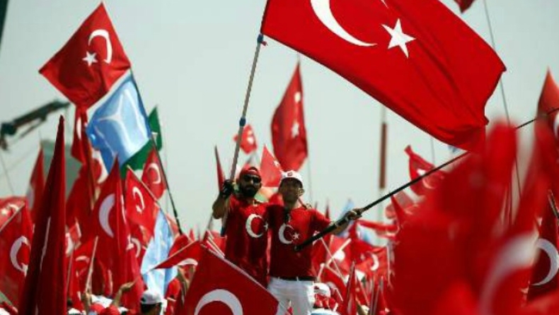Συνεχίζονται οι διώξεις στην Τουρκία
