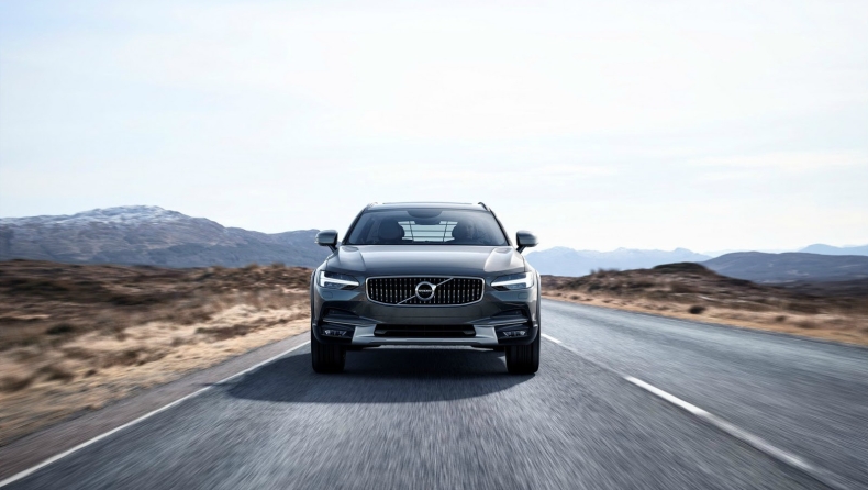 Και ιδού το Volvo V90 Cross Country! (pics)