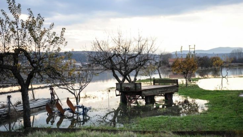 214 άνθρωποι πέρασαν χθες από τον Έβρο (vid)