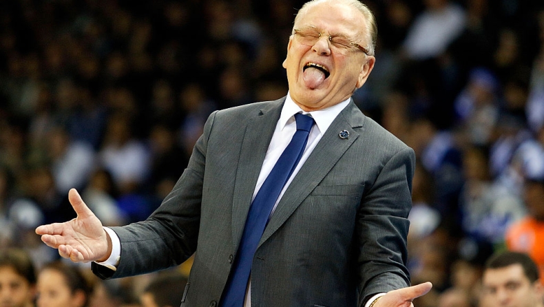 Γιούρι, εσύ κάνεις... στριπτίζ;