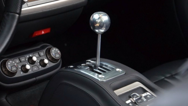 Η Ferrari καταργεί οριστικά το χειροκίνητο κιβώτιο