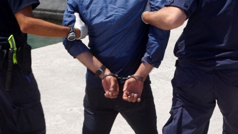 Καταζητούμενος συνελήφθη μόλις γύρισε στην Ελλάδα