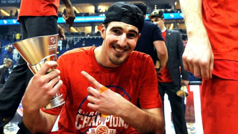 Back2back Κορυφαίος Γάλλος ο Ντε Κολό!