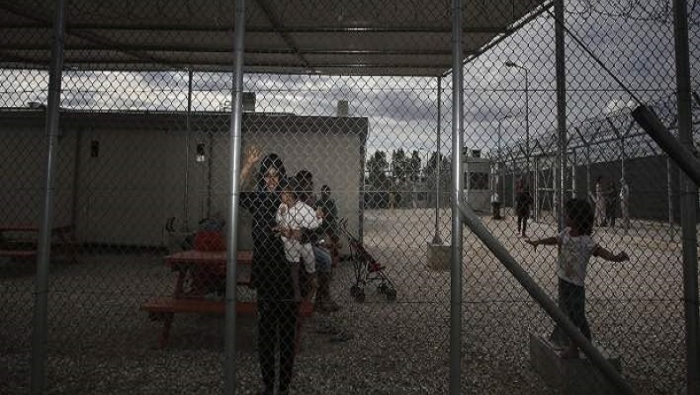 Spiegel: Χάος αν καταρρεύσουν τα hotspot