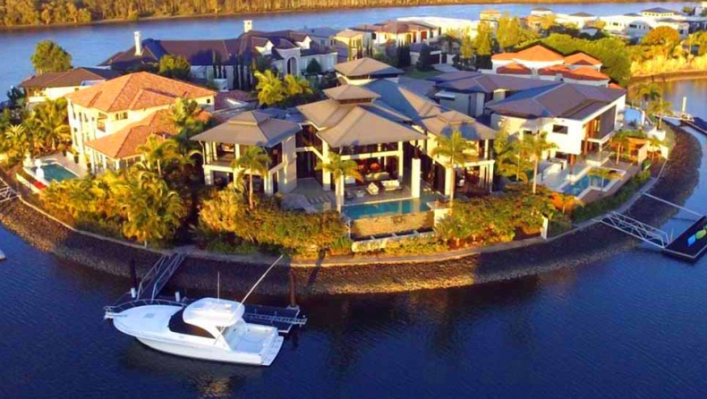 Με 6 εκατομμυριάκια παίρνετε την έπαυλη του Κέϊσι Στόνερ!