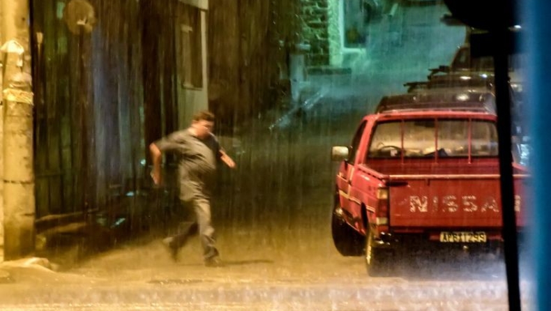 «Άνοιξαν» οι ουρανοί στην Αττική