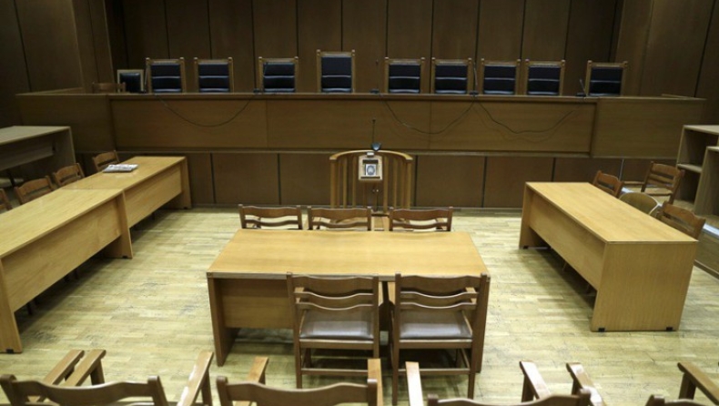Ποινή φυλάκισης σε δόκιμο μοναχό για τα χάδια και φιλιά σε παιδιά
