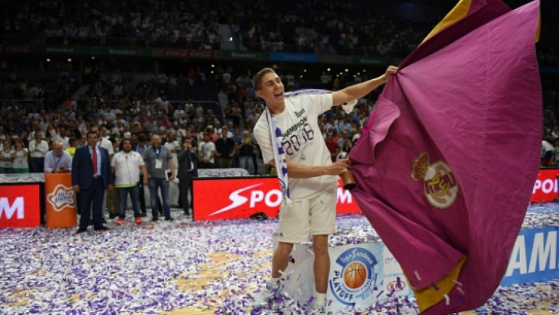 Ο Κάρολ ανανέωσε μέχρι το 2019 στη Ρεάλ! (pic)