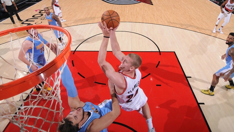 Ανάποδο alley-oop κάρφωμα ο Πλάμλι; Κι όμως! (vid)