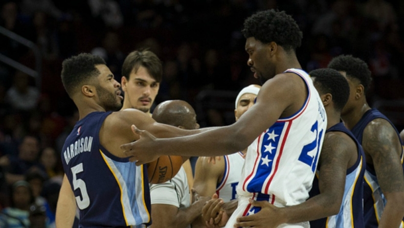 Tα... πήρε στο κρανίο ο Έμπιντ (vid)