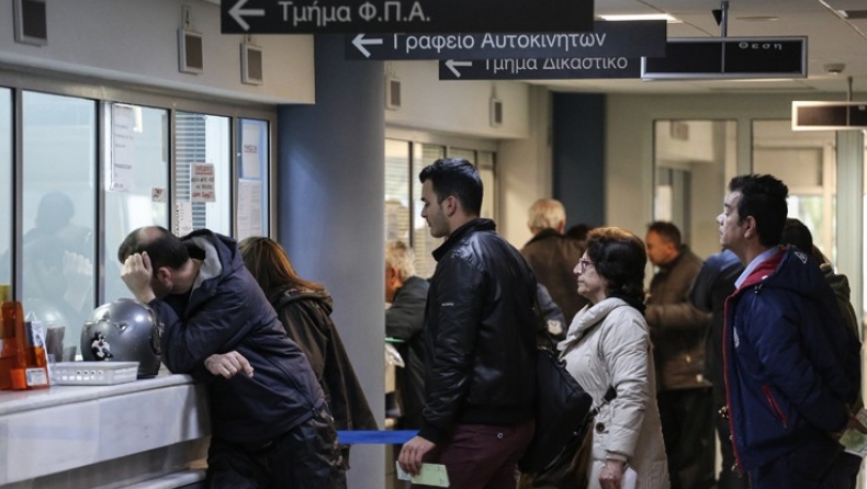 Σχέδιο για ρύθμιση οφειλών σε 120 δόσεις, σε εφορία και ταμεία