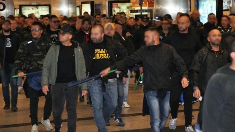 Επίθεση Ναπολιτάνων στο μετρό (vid)