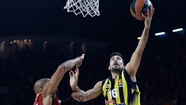 Το alley-oop του Σλούκα στον Βέσελι! (vid)